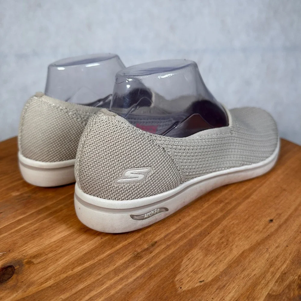 Skechers Arch Fit Slip On Womens 8 Taupe Good Stretch Fit Walking Shoes 136559